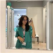 Profesora particular graduada con honores en Bachiller, realizando la carrera de Medicina (Nota bachiller:9,98; Nota EBAU: 13,418)